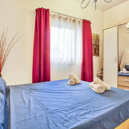 Apartment Vic- Seafront Sliema