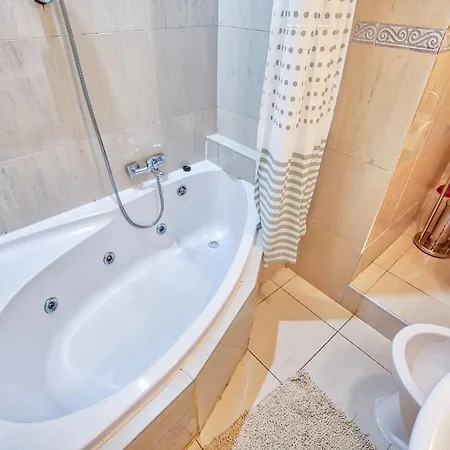 Apartment Vic- Seafront Sliema